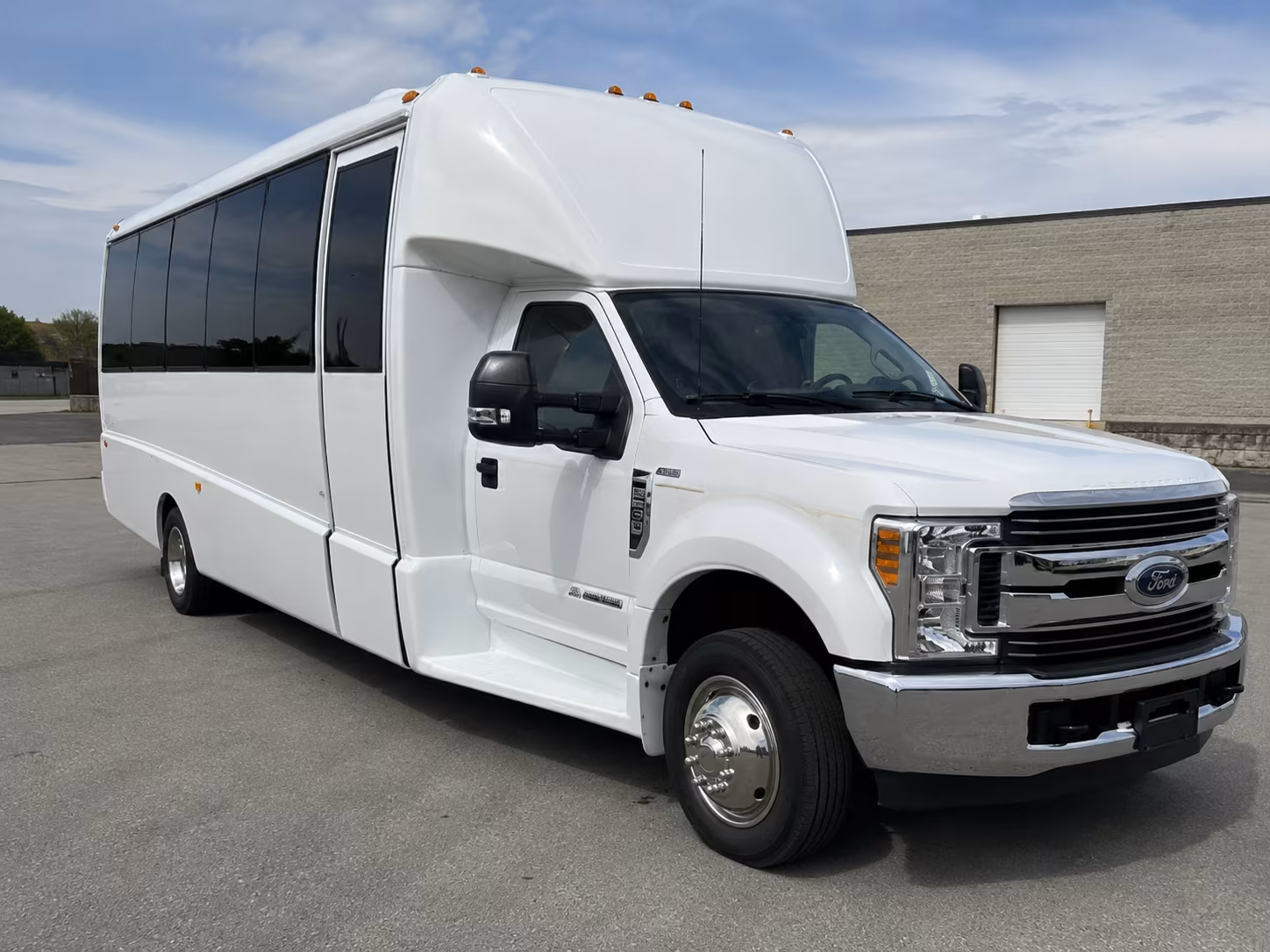 group boarding a minibus in richland